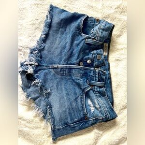 Levi’s 501 denim shorts size- W26